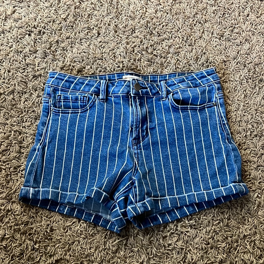 Altar’d State size 9 blue and white striped shorts *these are size 9 not 8*